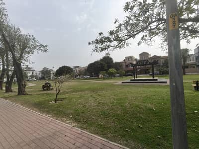 1 Kanal Facing Park Plot No 688 For Sale In Overseas A Block Bahria Town Lahore