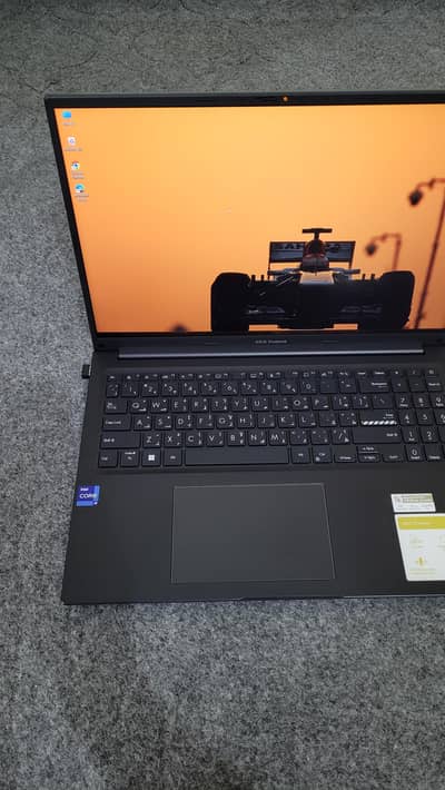 Laptop Asus Vivobook 16 - Intel i9 13900H - Iris Xe