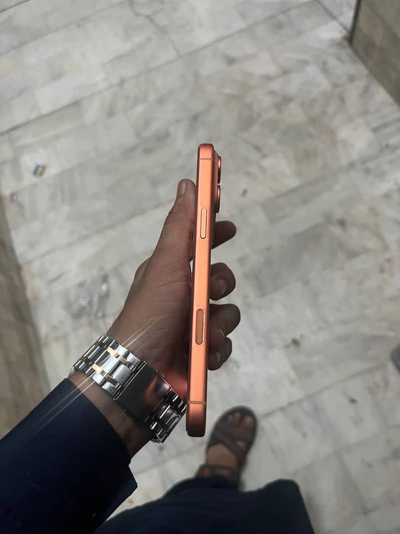 Apple iPhone 17 Pro Max 3