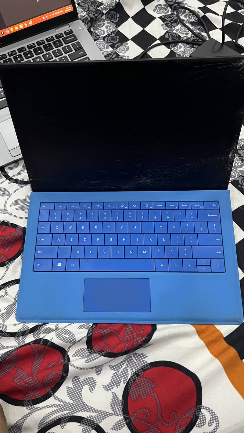 Microsoft Surface Pro 7 Plus 1