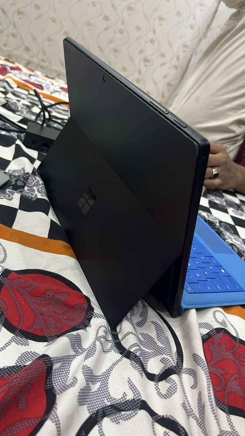 Microsoft Surface Pro 7 Plus 14