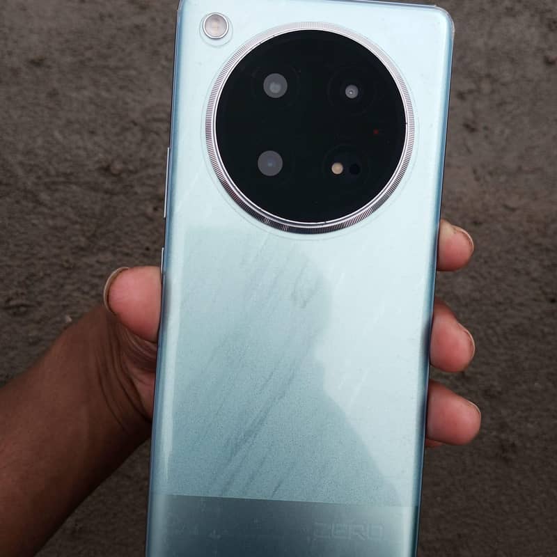 Infinix Zero 40 4