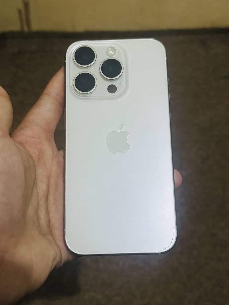 Apple iPhone 15 Pro 0