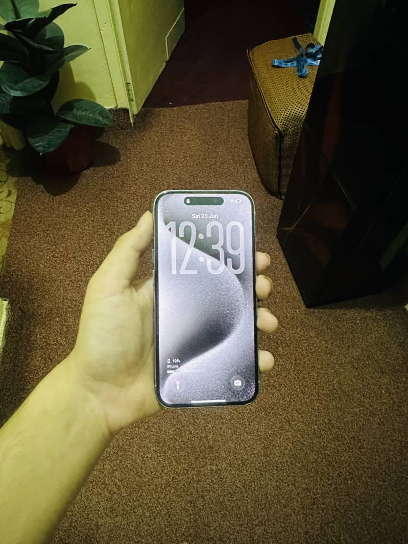 Apple iPhone 15 Pro 3