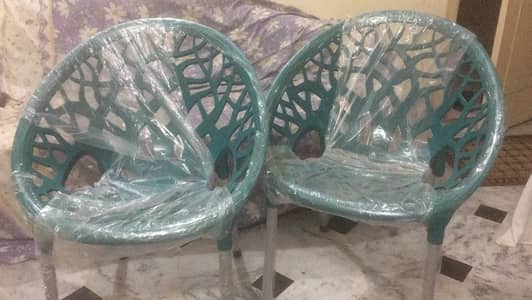Good Quality Plastic chairs, excellent condition