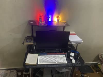 Gaming Table | Keyboard Tray | 10/9 Condition