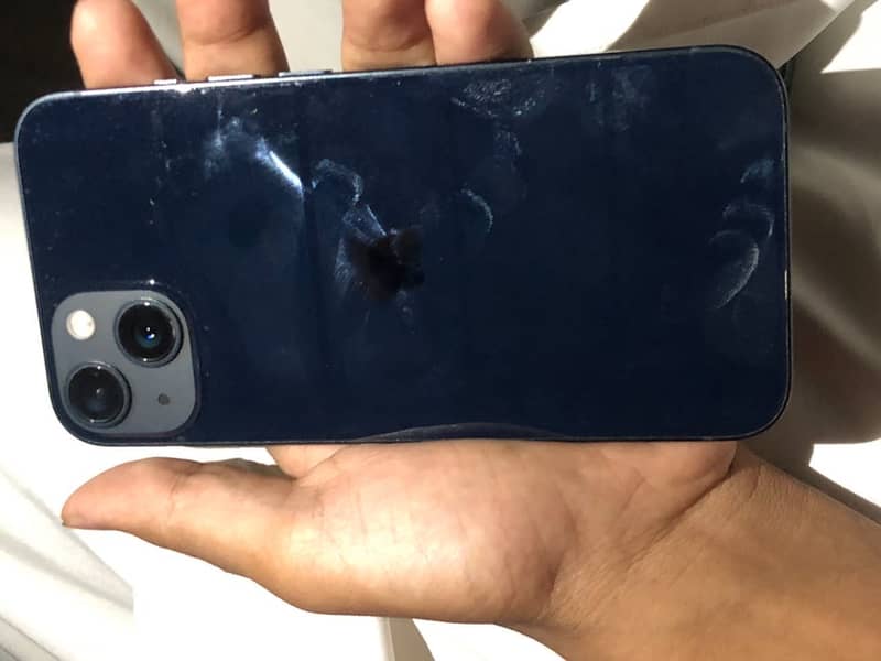 Apple iPhone 13 2