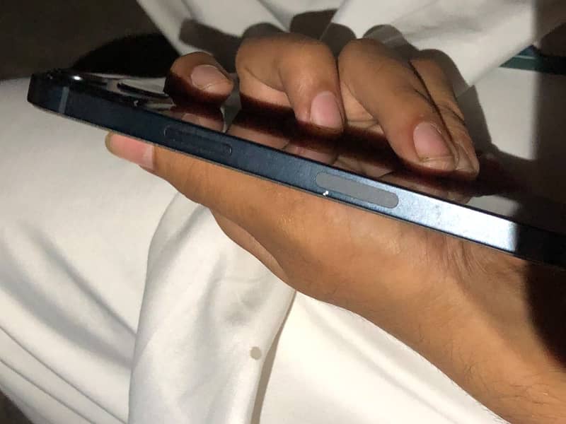 Apple iPhone 13 5