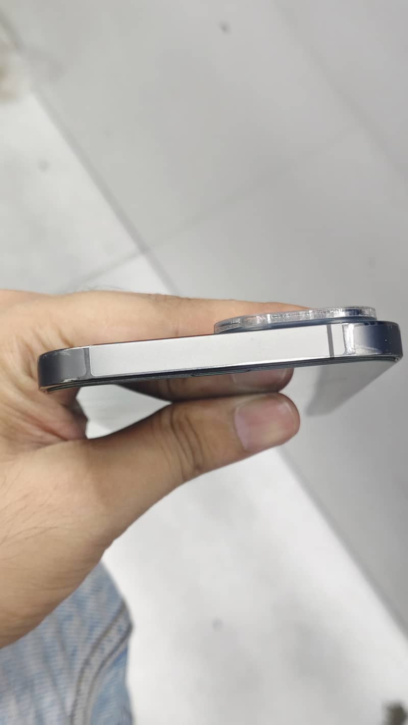 Apple iPhone 13 Pro Max 2