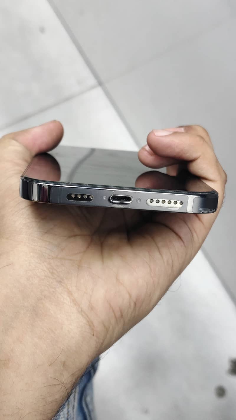 Apple iPhone 13 Pro Max 4