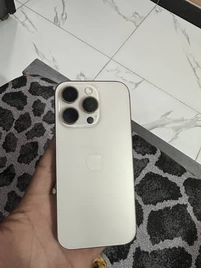 Apple iPhone 16 Pro
