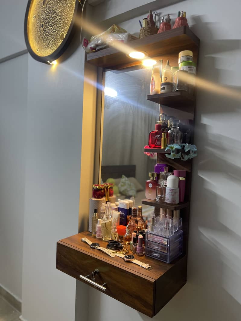 Dressing table wity SMD light 1