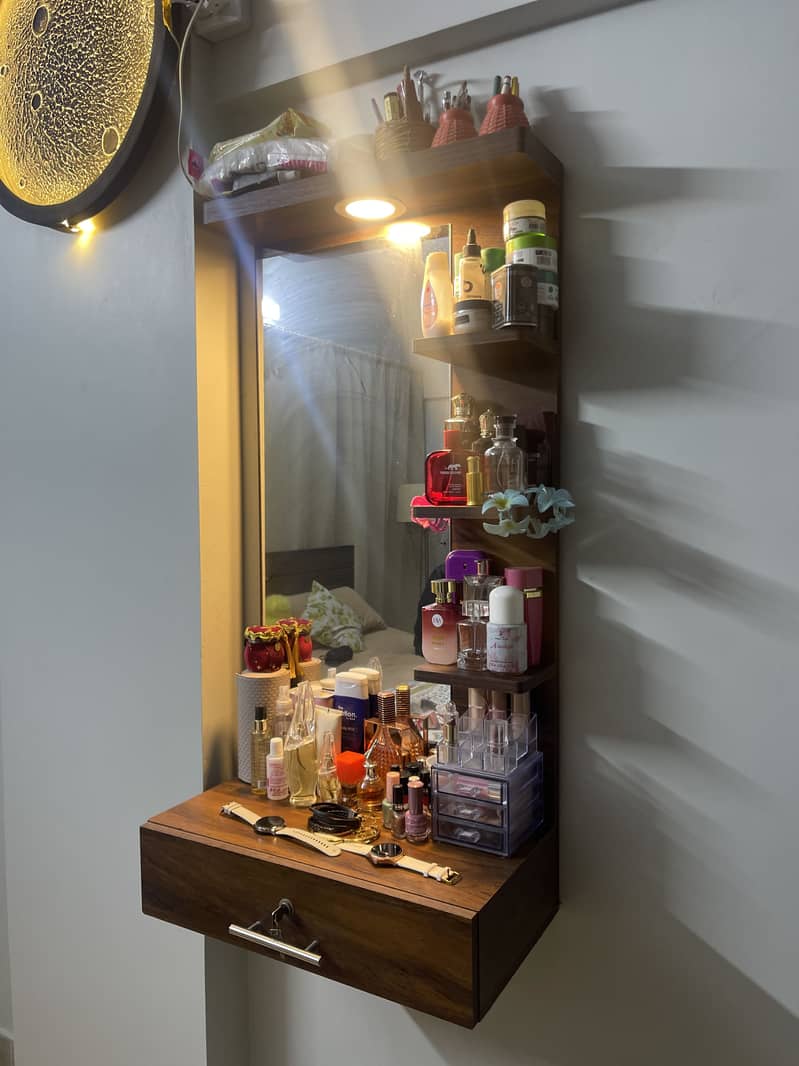 Dressing table wity SMD light 2