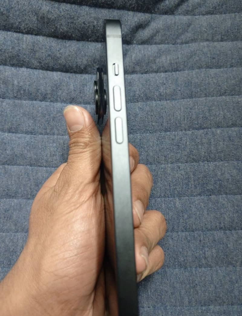 Apple iPhone 14 4