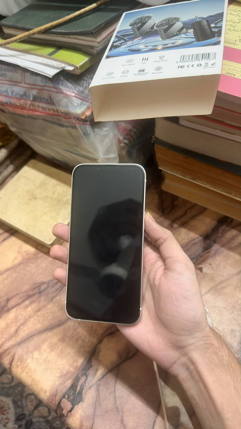 Apple iPhone 13 2