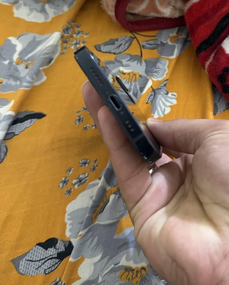 Apple iPhone 12 5