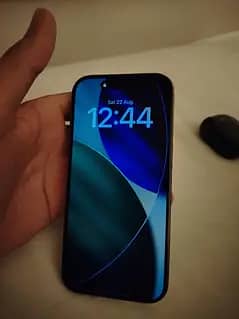 Apple iPhone 16 Pro 4