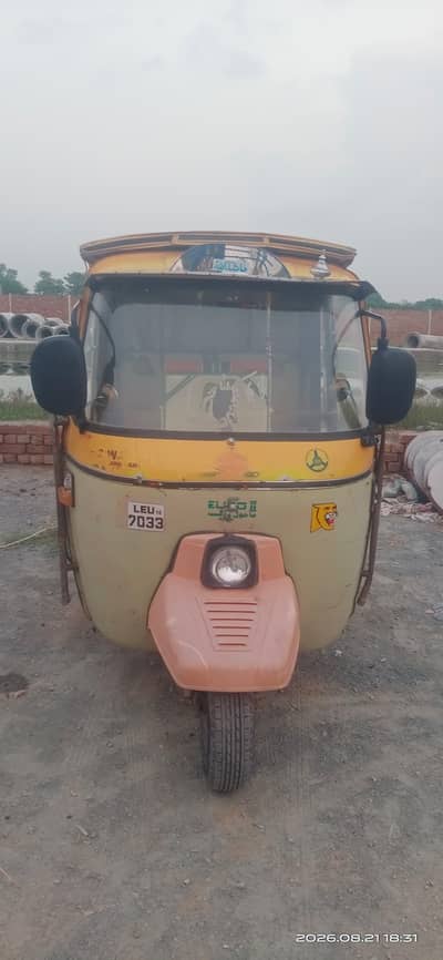 2016 model atuo riksha ha good condition ha. koe kam ni honey wala.