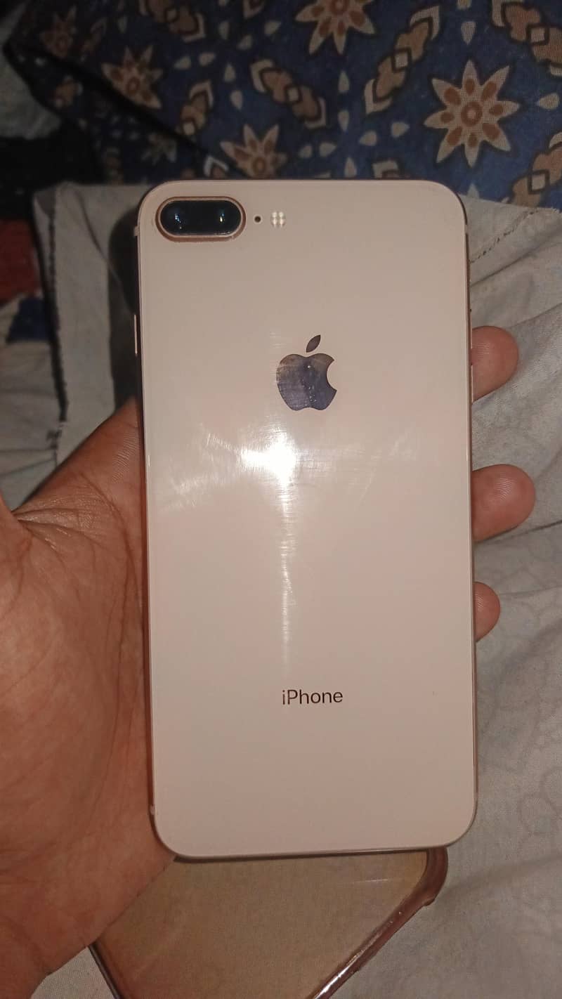 Apple iPhone 8 Plus 1