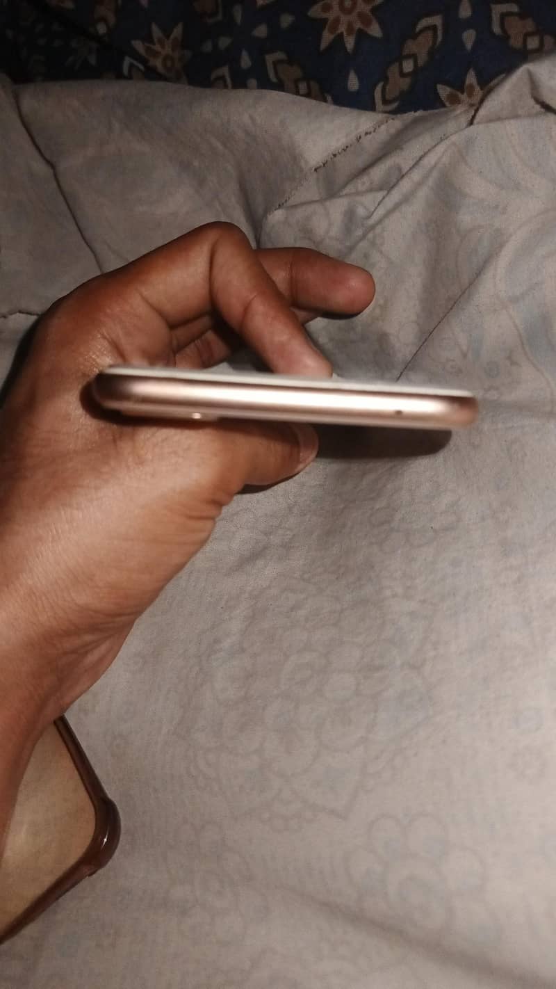 Apple iPhone 8 Plus 2