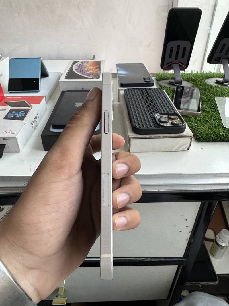 Apple iPhone 12 2