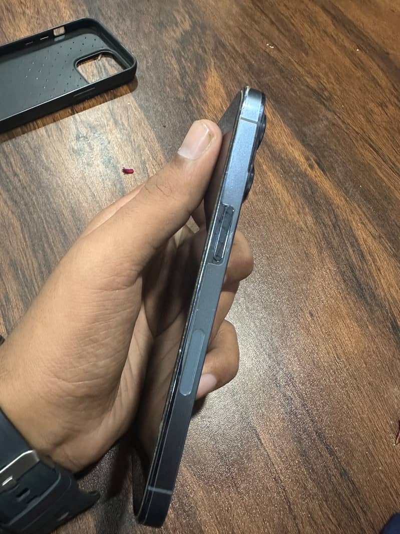 Apple iPhone 13 Pro 0