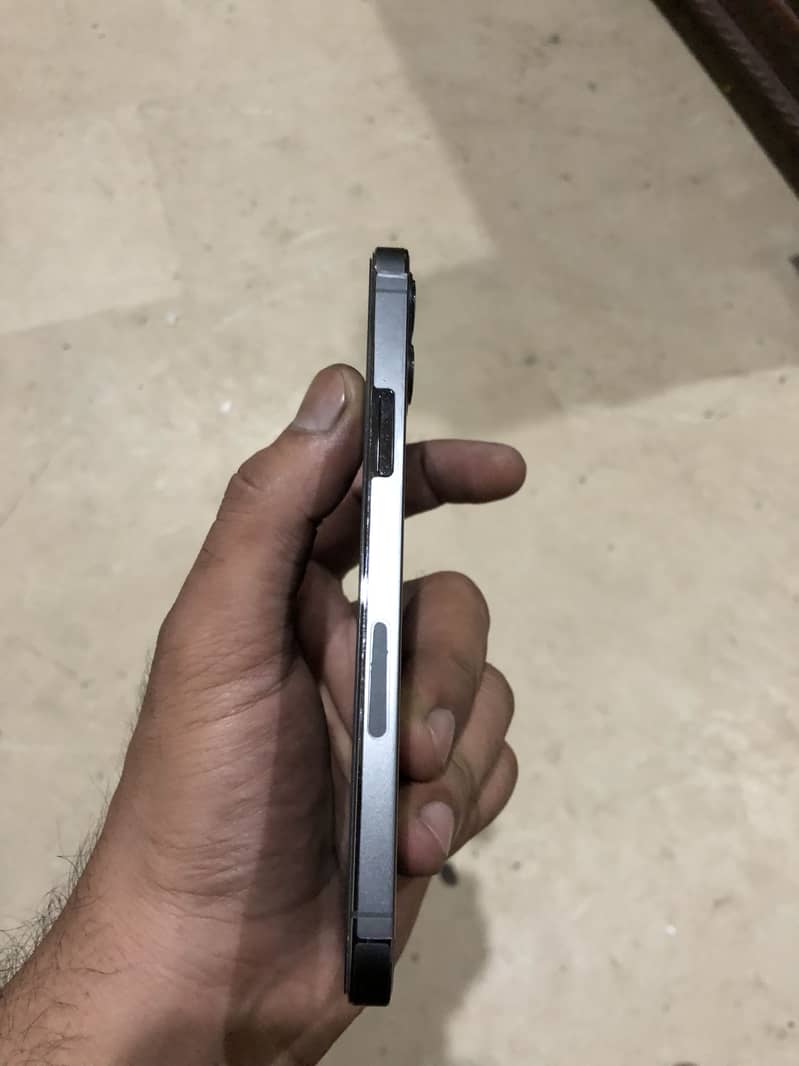 Apple iPhone 12 Pro 4