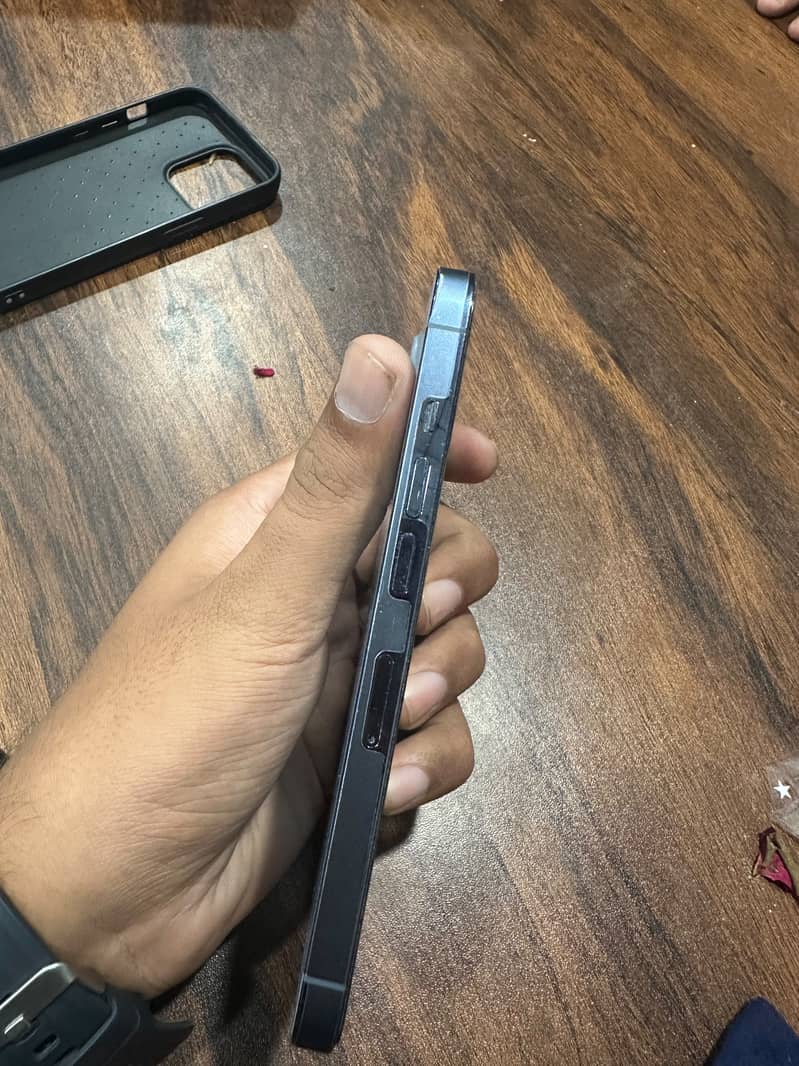 Apple iPhone 13 Pro 3