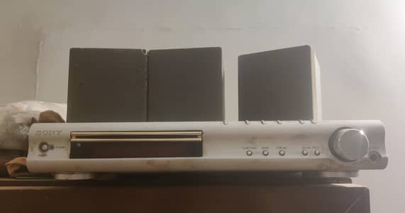 Sony Home theater 5.1 with woofer
