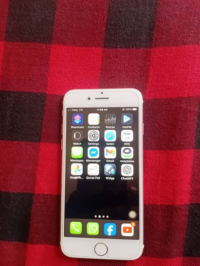 Apple iPhone 7 1