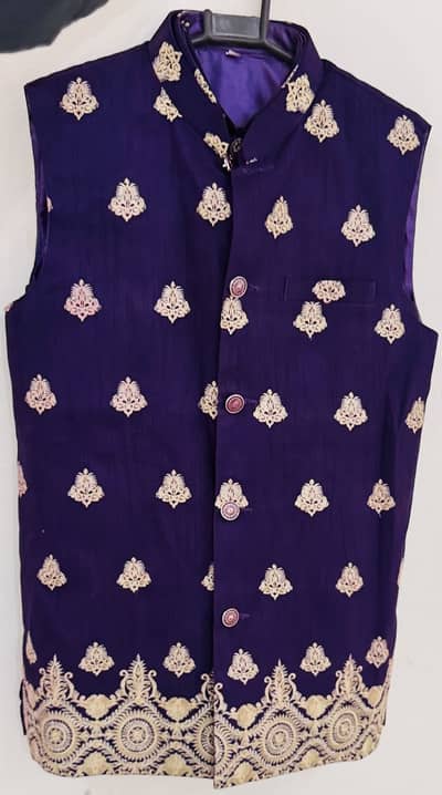 28 to 32 Pents Or Baby Silk suit weastcoat available