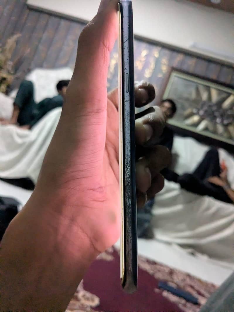 Samsung Mobile S8 Plus 3