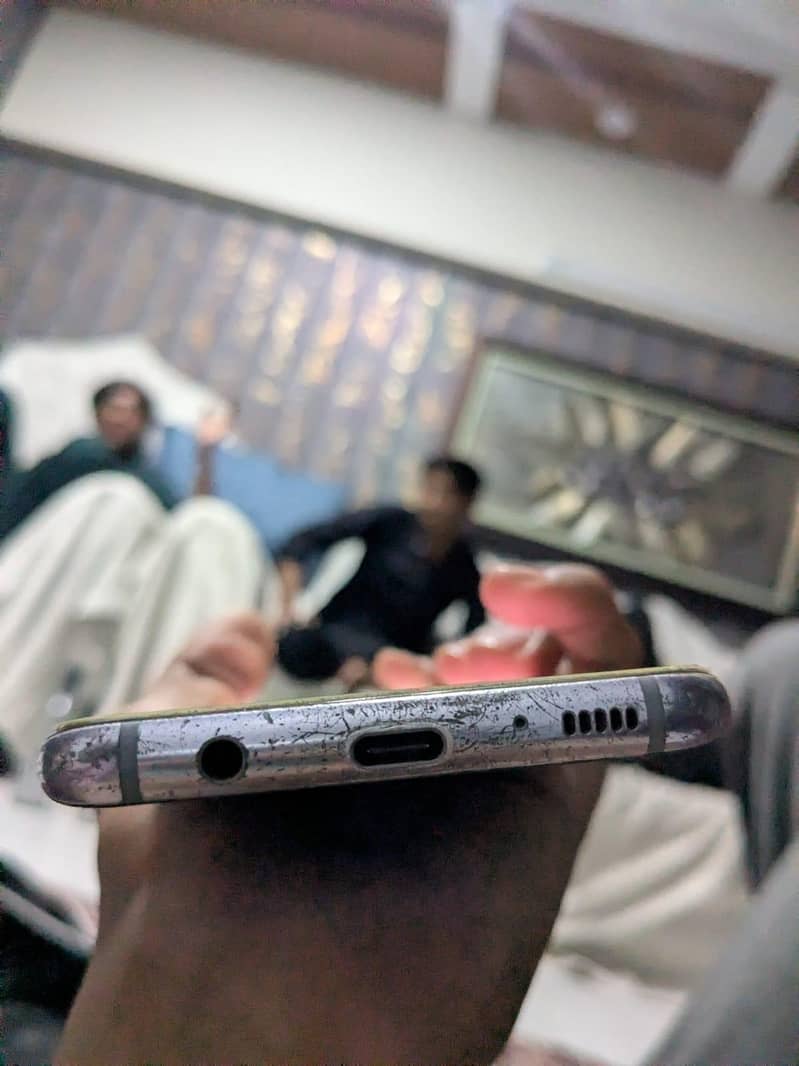 Samsung Mobile S8 Plus 6