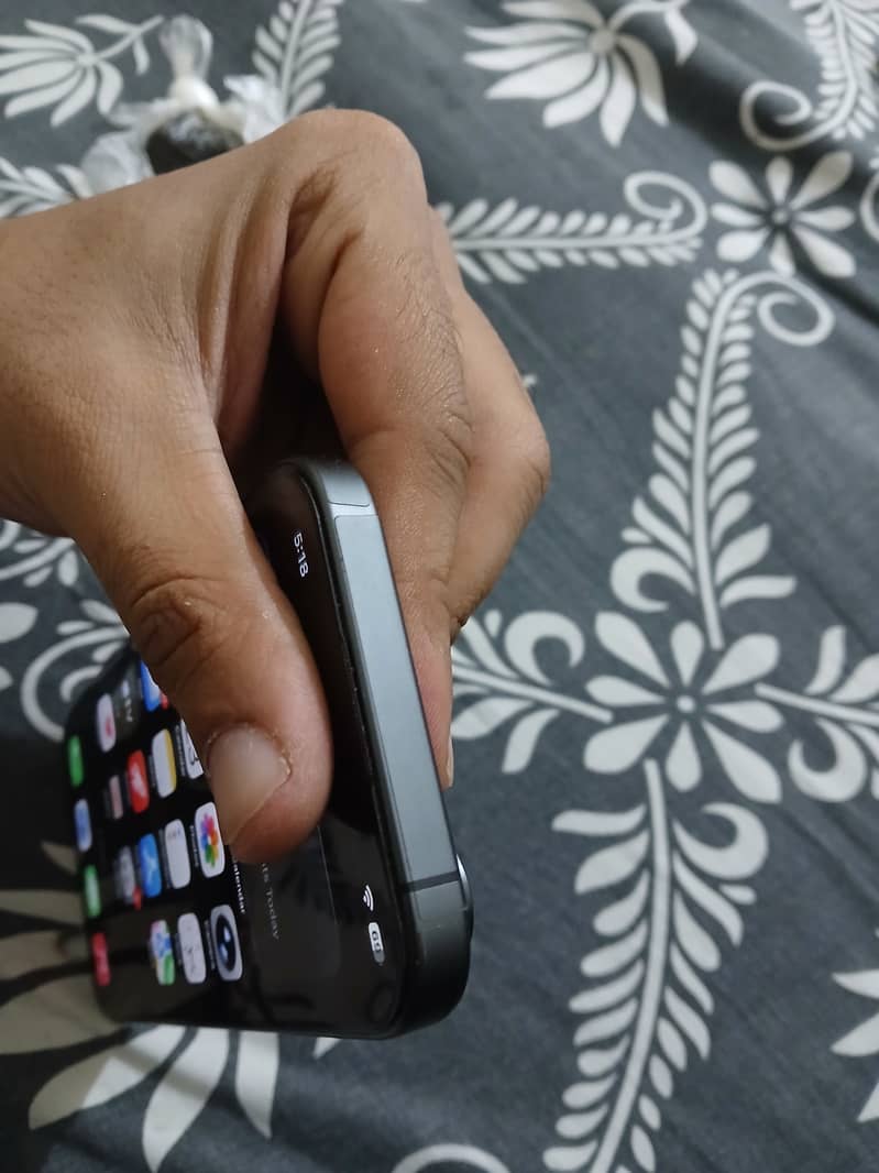 Apple iPhone 17 3