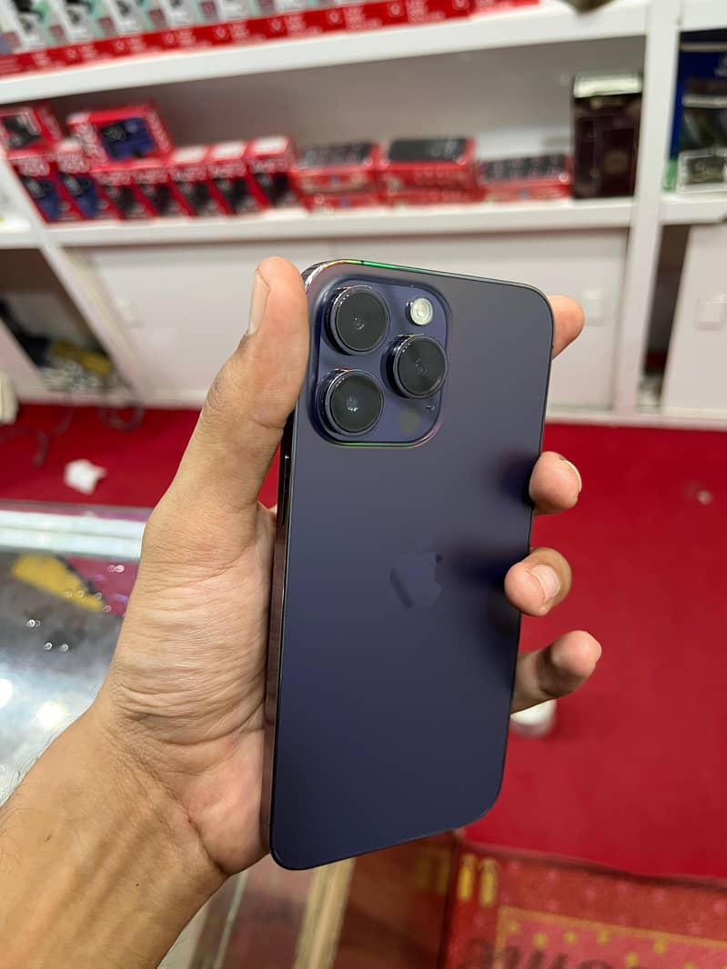 Apple iPhone 14 Pro Max 1