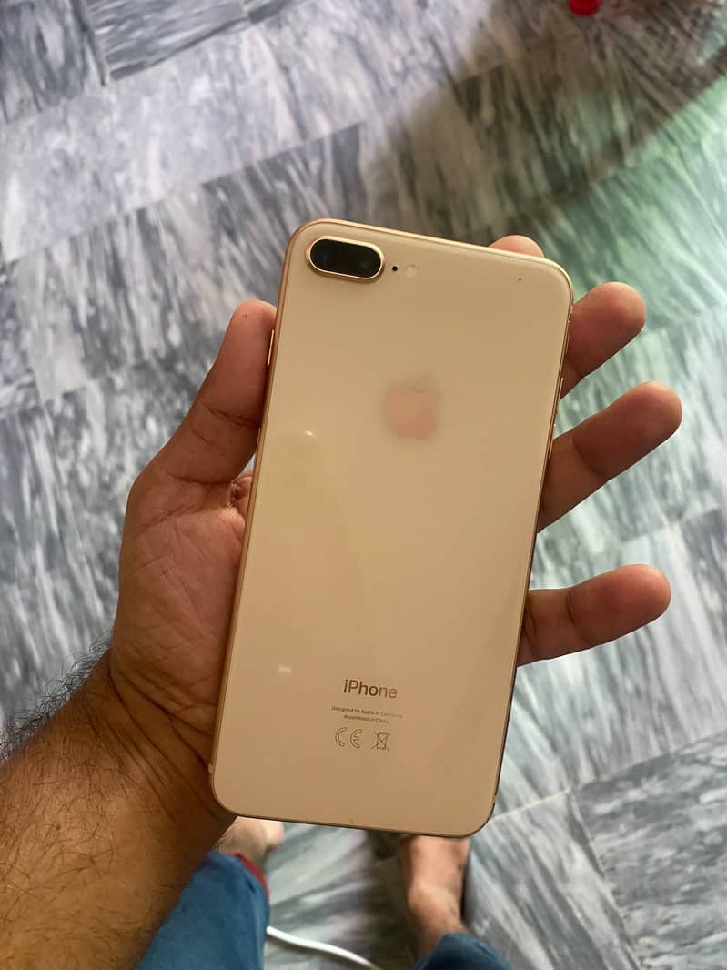 Apple iPhone 8 Plus 0