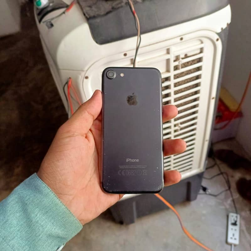 Apple iPhone 7 2