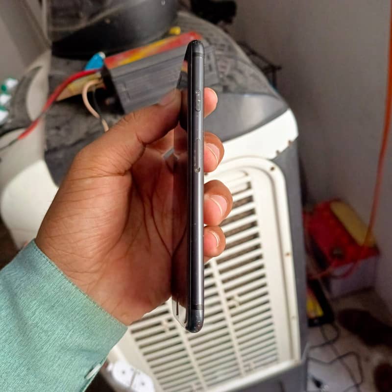 Apple iPhone 7 12