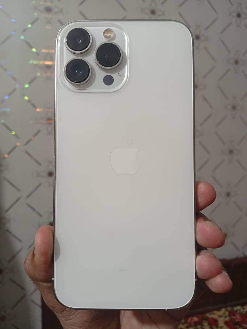 Apple iPhone 13 Pro Max 2