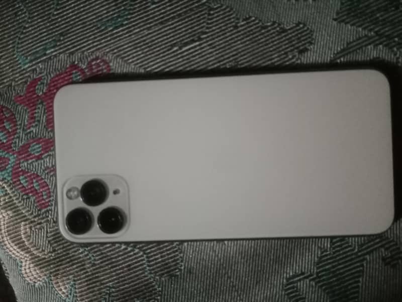 Apple iPhone 11 Pro Max 0
