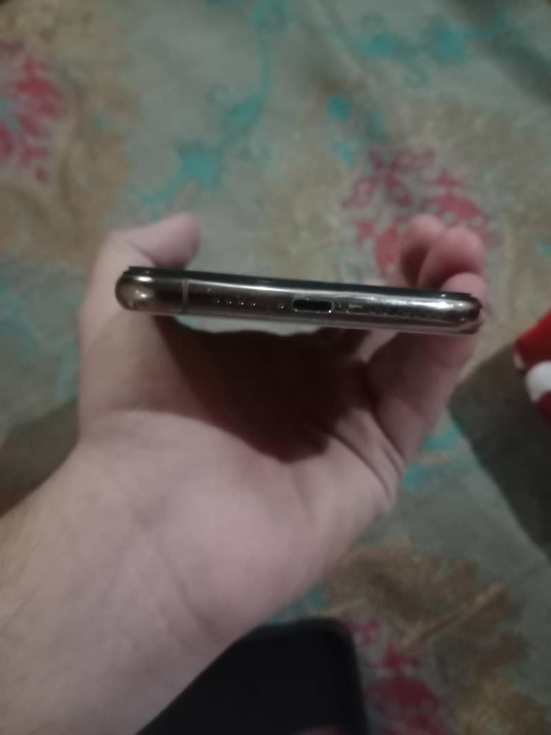 Apple iPhone 11 Pro Max 3