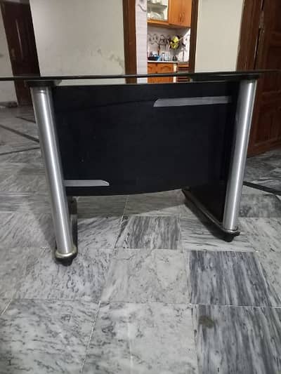 small office table for sale  only 8000