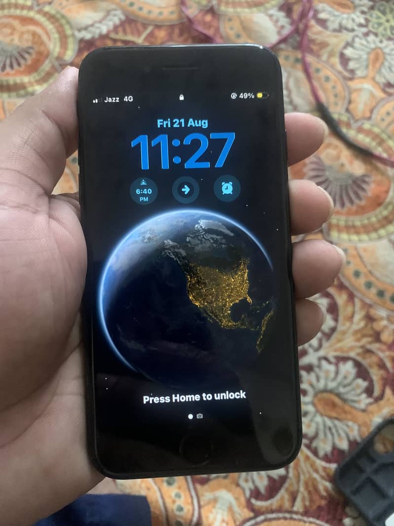 Apple iPhone SE 6