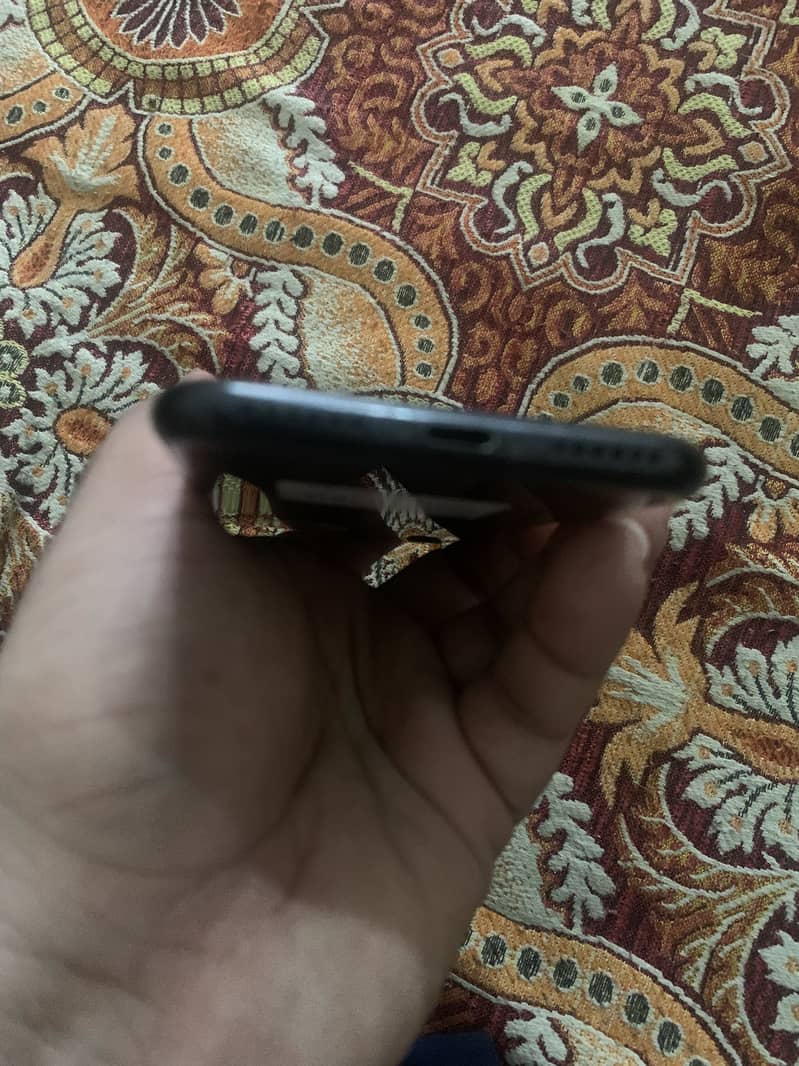 Apple iPhone SE 11