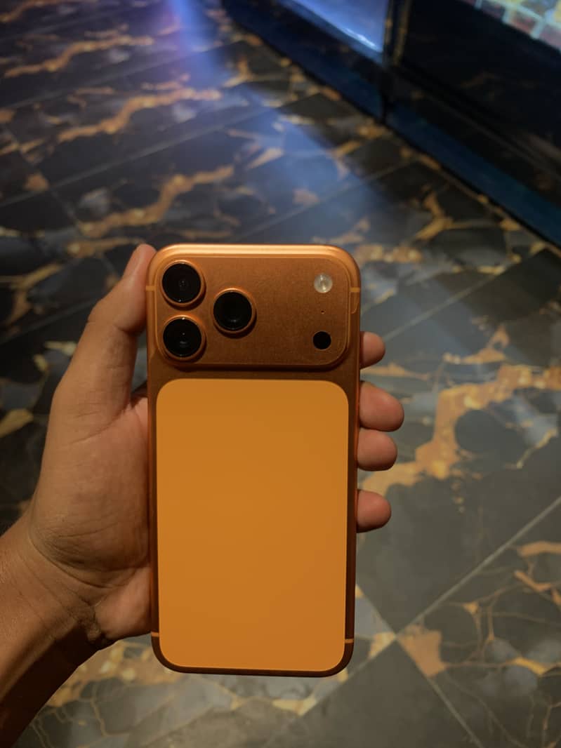 Apple iPhone 17 Pro Max 3