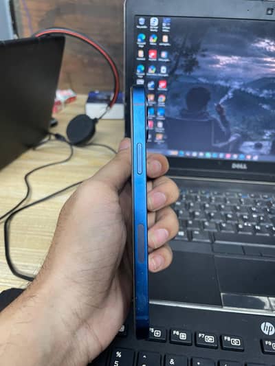 Apple iPhone 12