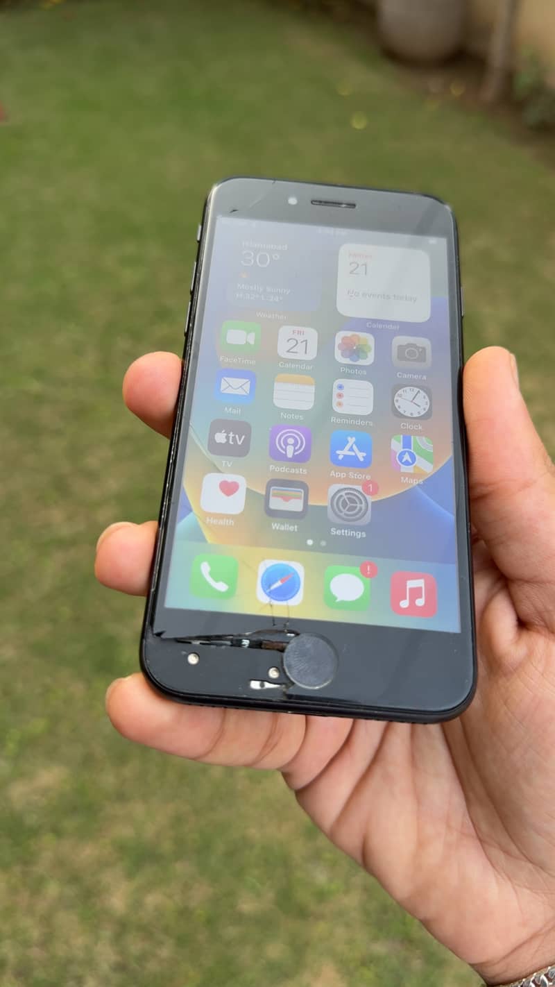 Apple iPhone 8 1