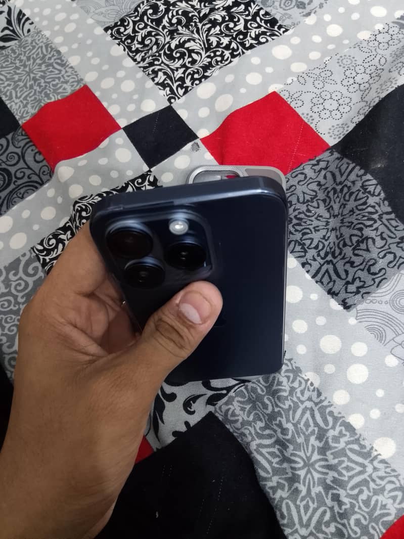 Apple iPhone 15 Pro 1