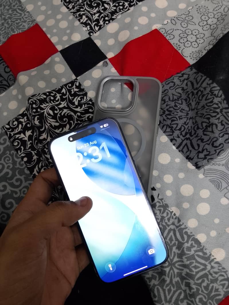Apple iPhone 15 Pro 2