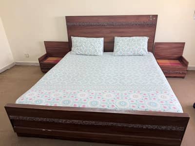 High Quality Wooden Bed with Mattress and Dressing Table FoR SaLE